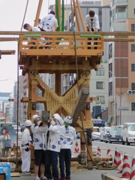 2021.07.11祇園祭山鉾建て1400 (11)月鉾.JPG