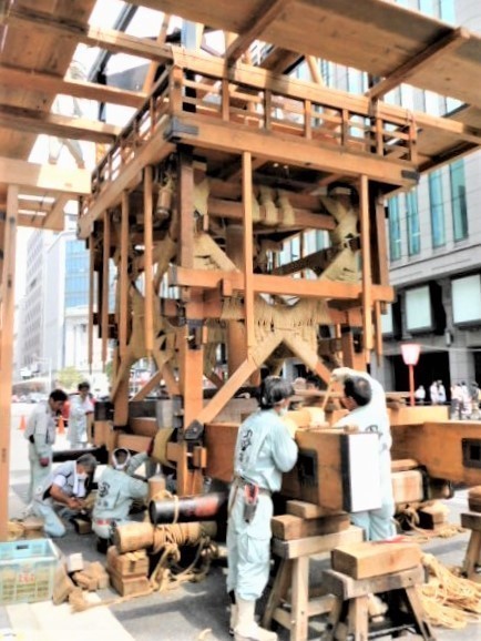 2021.07.11祇園祭山鉾建て1400 (22)函谷鉾.JPG
