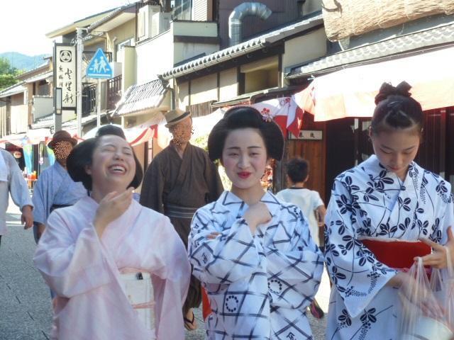 上七軒盆踊り 市 さん他篇 ２０１６年８月１０日 朝は知恩院でラジオ体操 の気分 By行者橋 渡