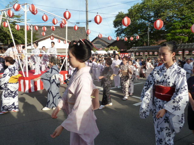 上七軒盆踊り 市 さん他篇 ２０１６年８月１０日 朝は知恩院でラジオ体操 の気分 By行者橋 渡