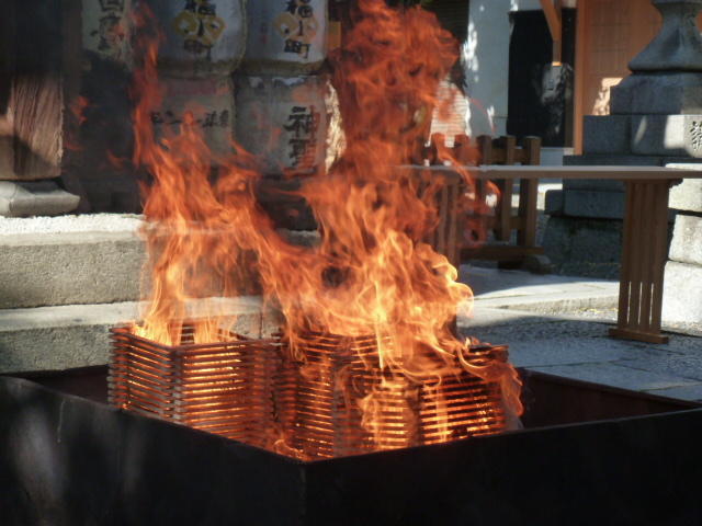 安井金比羅宮秋季火焚祭の光景：２０１７年１１月１０日。: 朝は知恩院