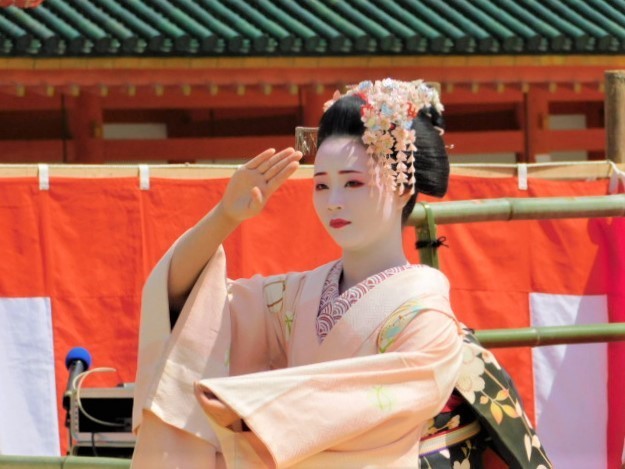 祇園甲部の舞妓さん＠平安神宮例祭翌日祭神賑行事：2023年4