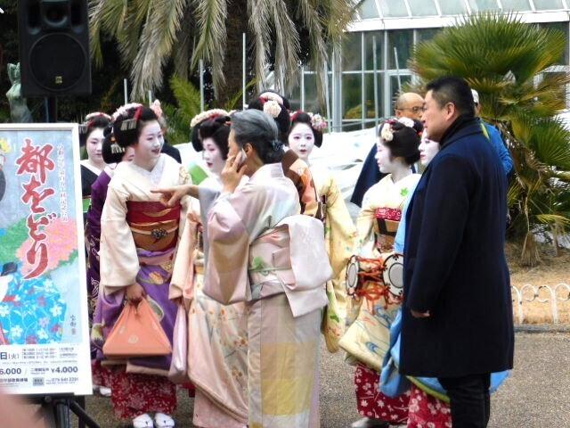2024.02.18京都マラソンの舞妓さん (2)槇沙子・真未・まめ樹・柚子葉・小絹・亜佐子.JPG