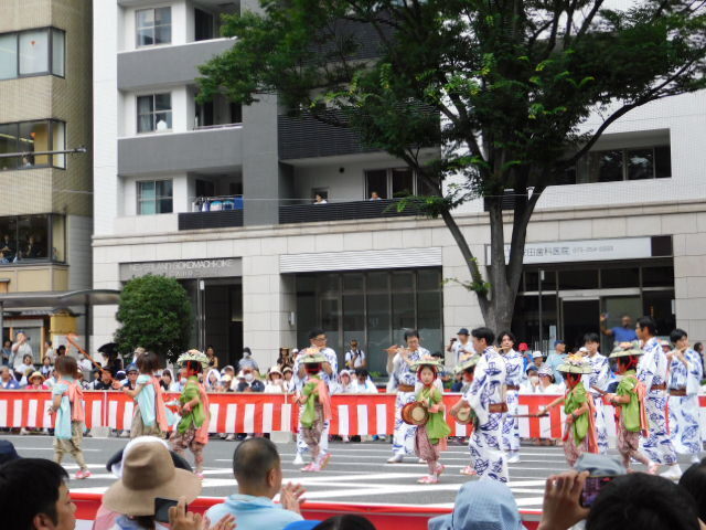 2024.07.17前祭山鉾巡行 (223)四条傘鉾.JPG