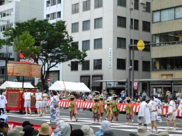 2024.07.17前祭山鉾巡行 (228)四条傘鉾.JPG